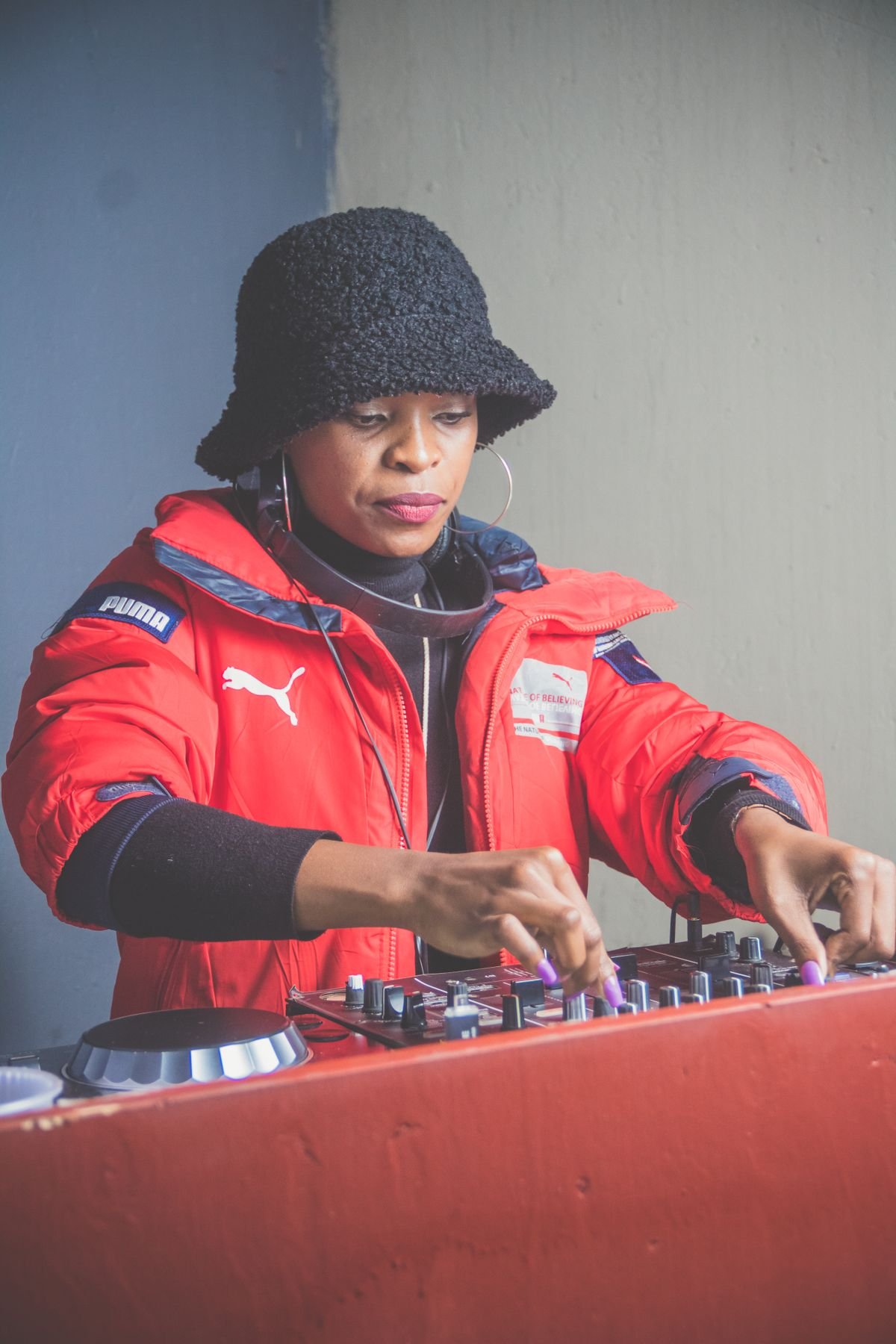 DJs